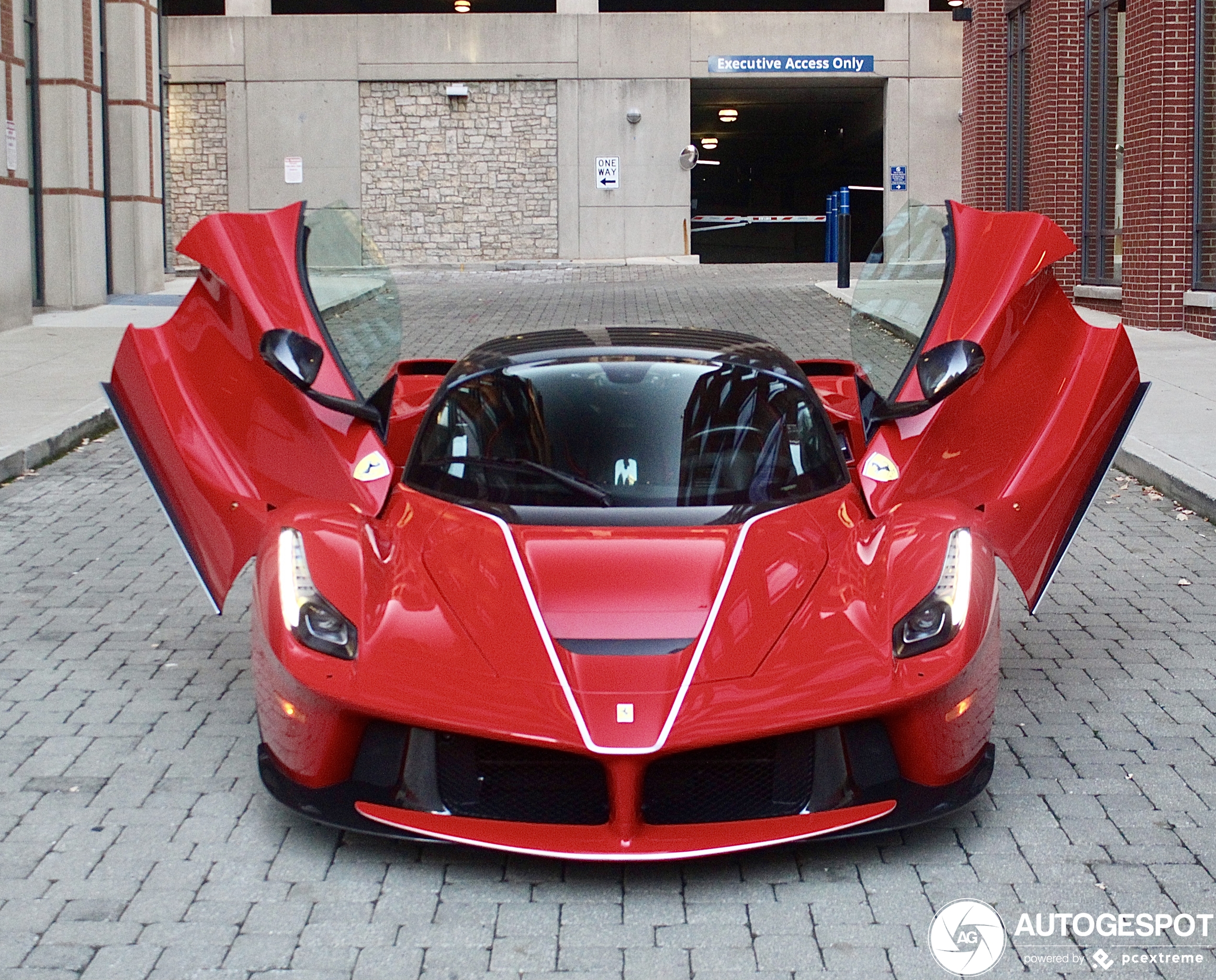 Ferrari LaFerrari Aperta