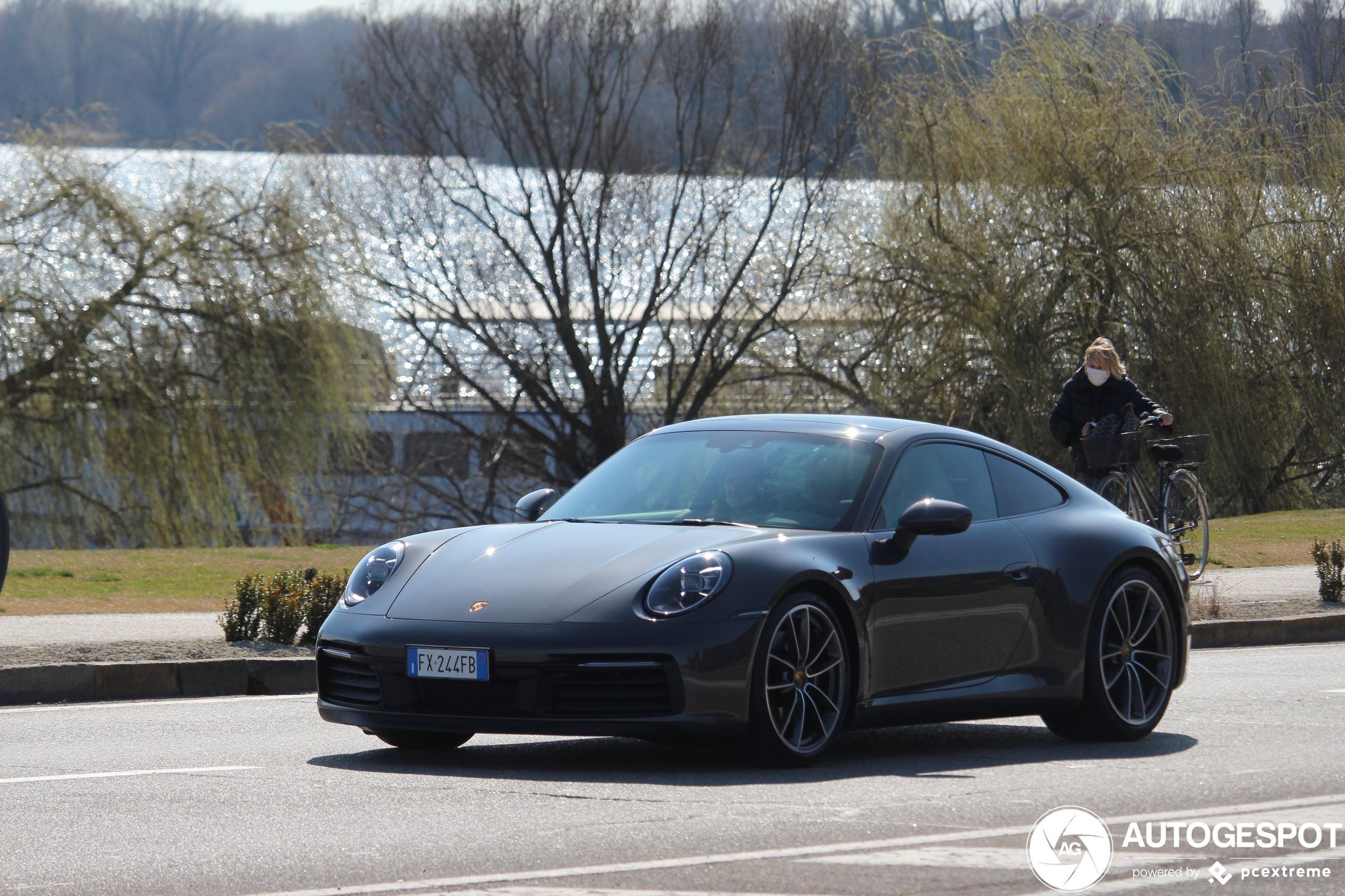 Porsche 992 Carrera 4S