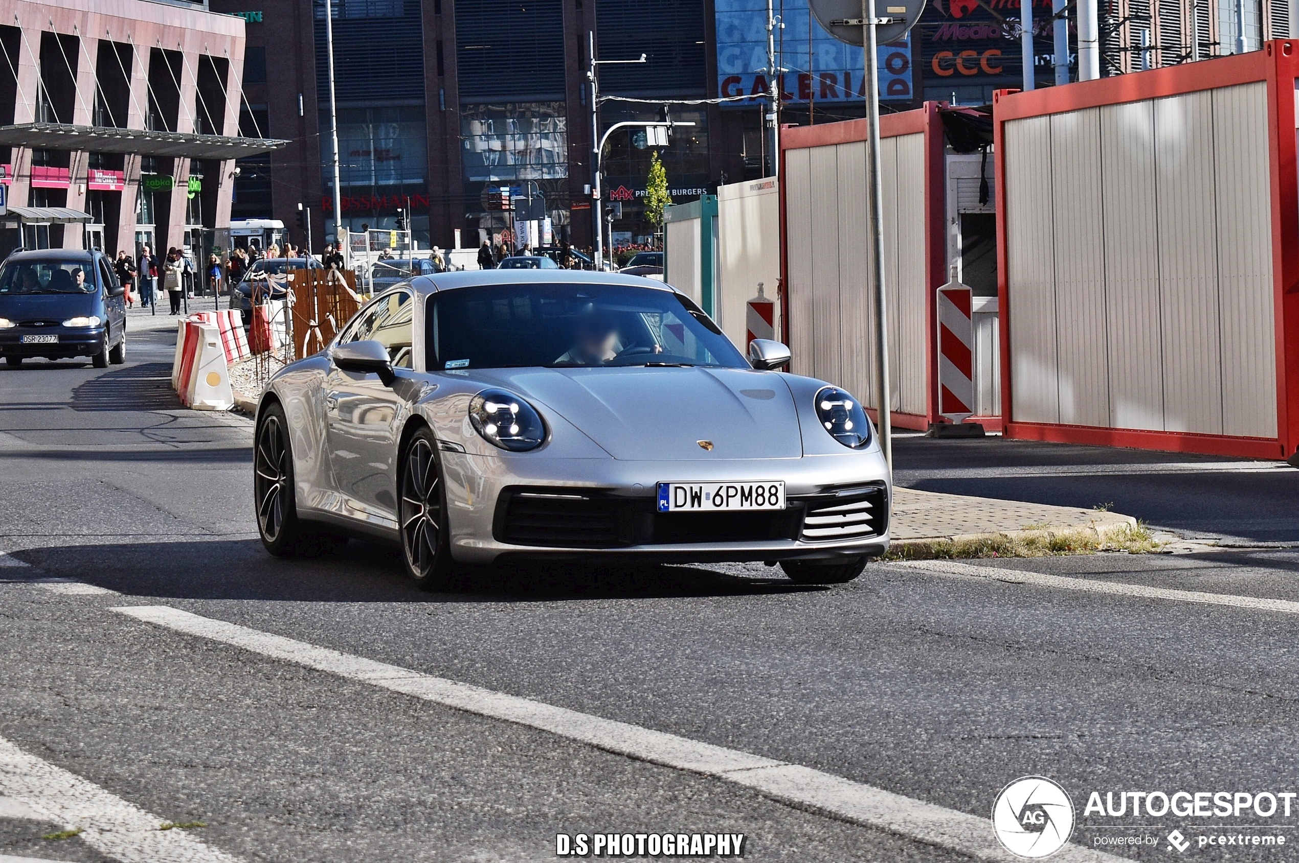 Porsche 992 Carrera 4S