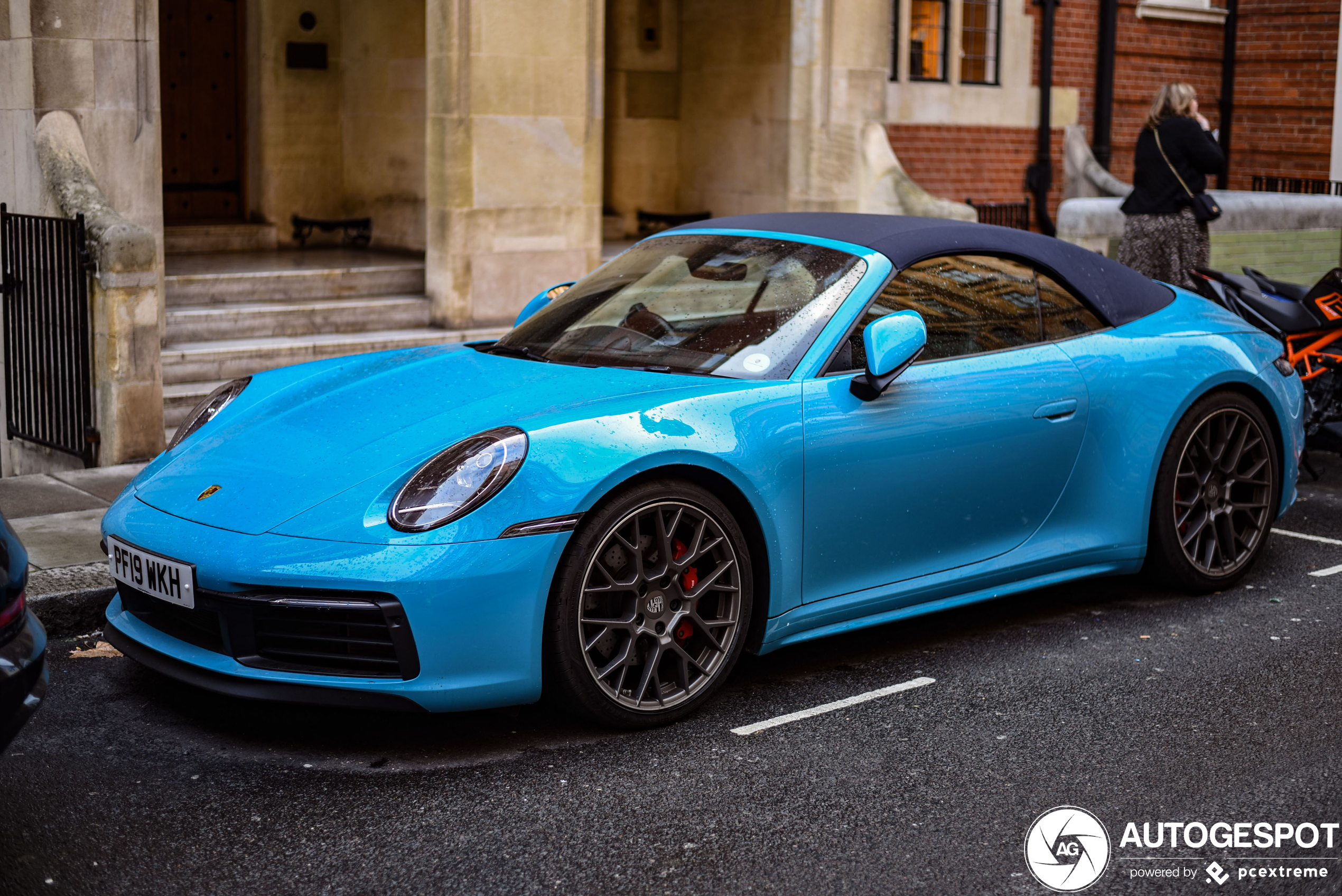 Porsche 992 Carrera 4S Cabriolet