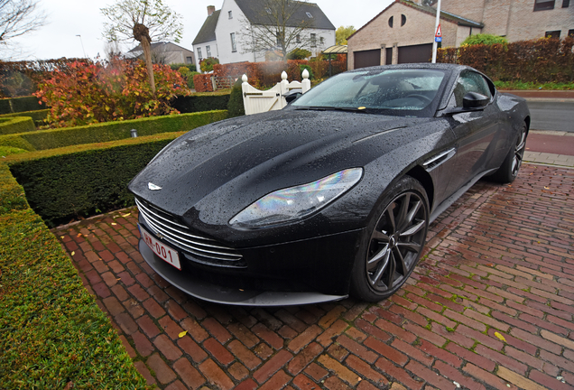 Aston Martin DB11 V8