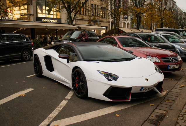 Lamborghini Aventador LP700-4 Pirelli Edition