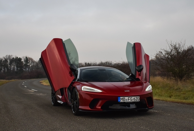 McLaren GT