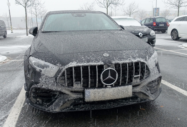 Mercedes-AMG A 45 W177