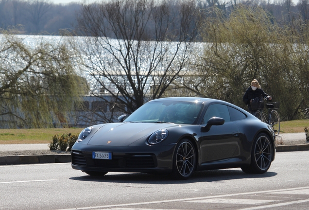 Porsche 992 Carrera 4S