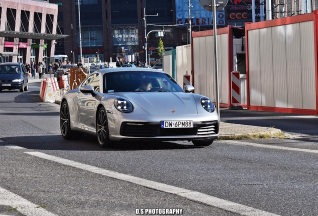 Porsche 992 Carrera 4S