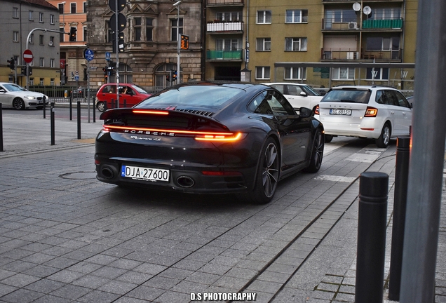 Porsche 992 Carrera 4S