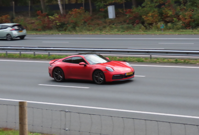 Porsche 992 Carrera 4S