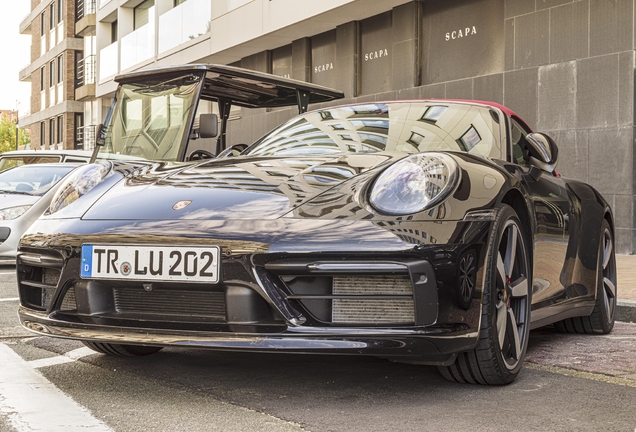 Porsche 992 Carrera 4S Cabriolet