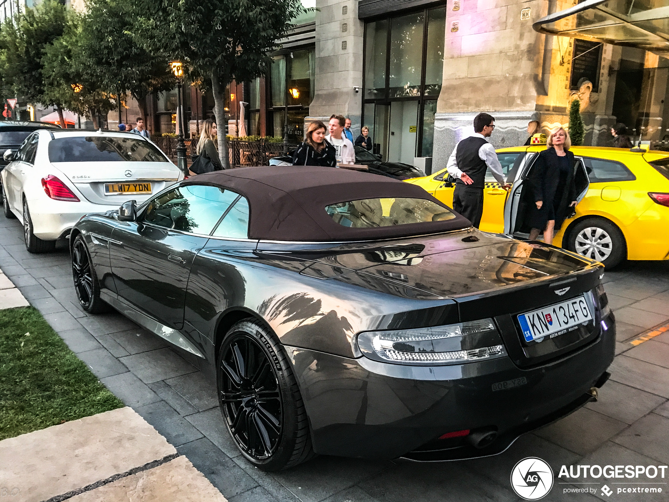 Aston Martin Virage Volante 2011