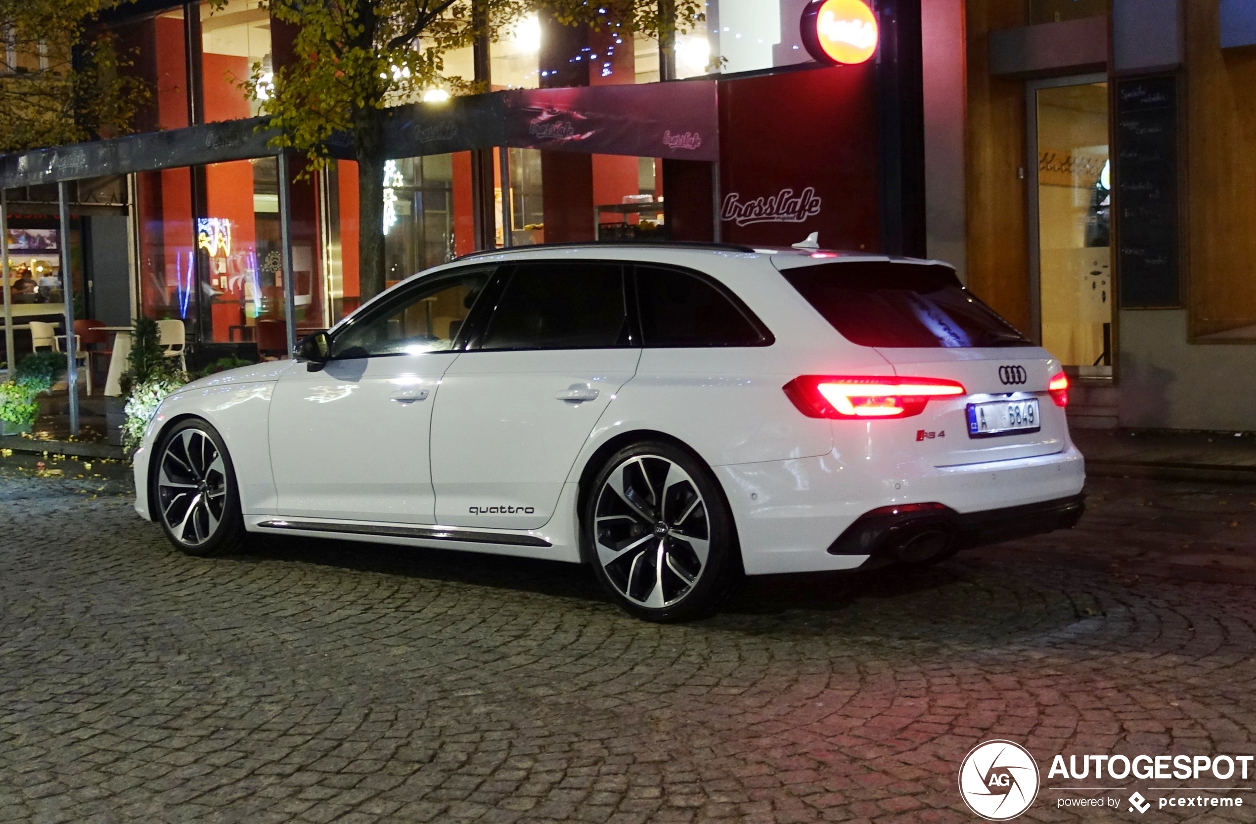 Audi RS4 Avant B9