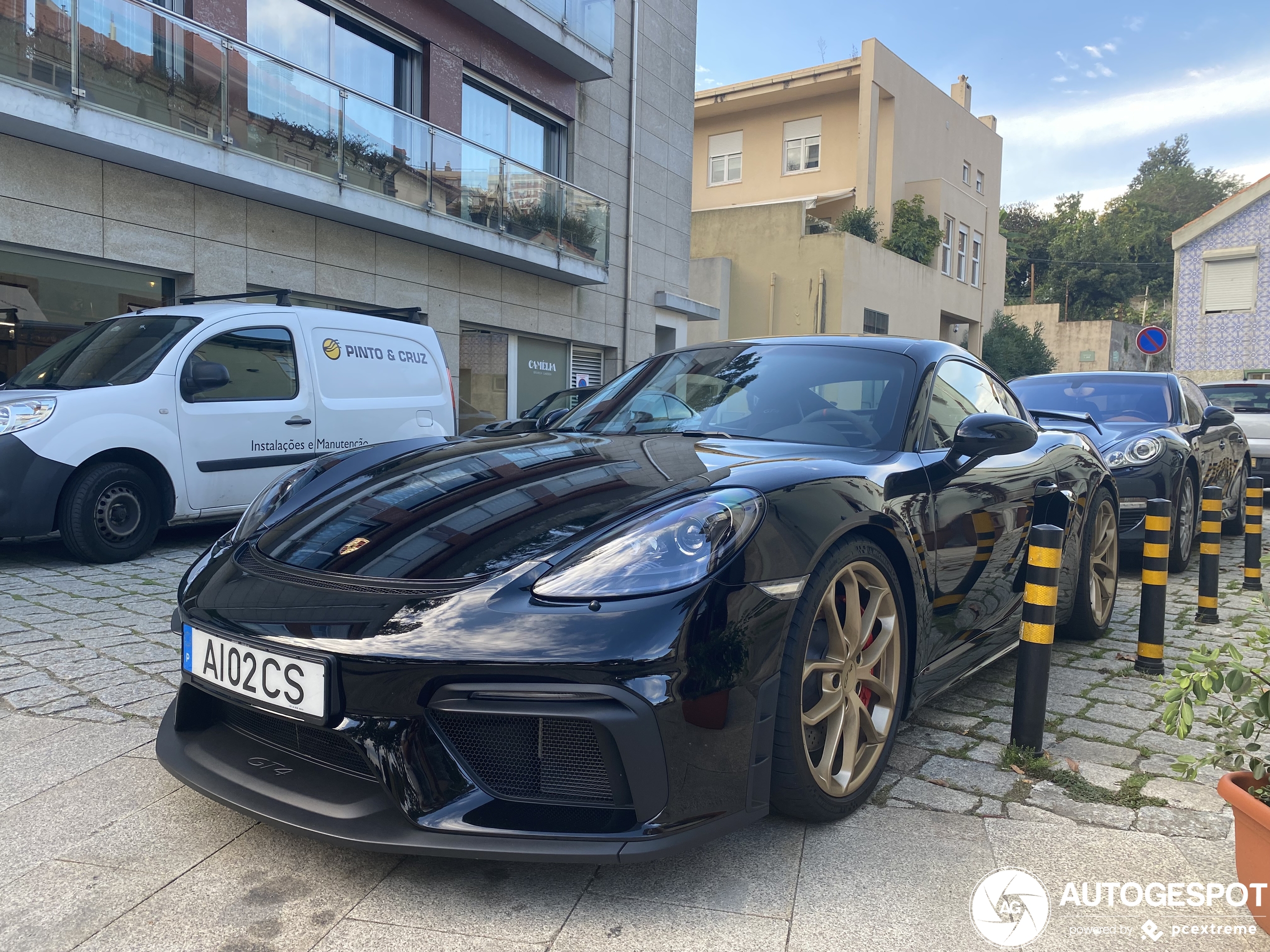 Porsche 718 Cayman GT4