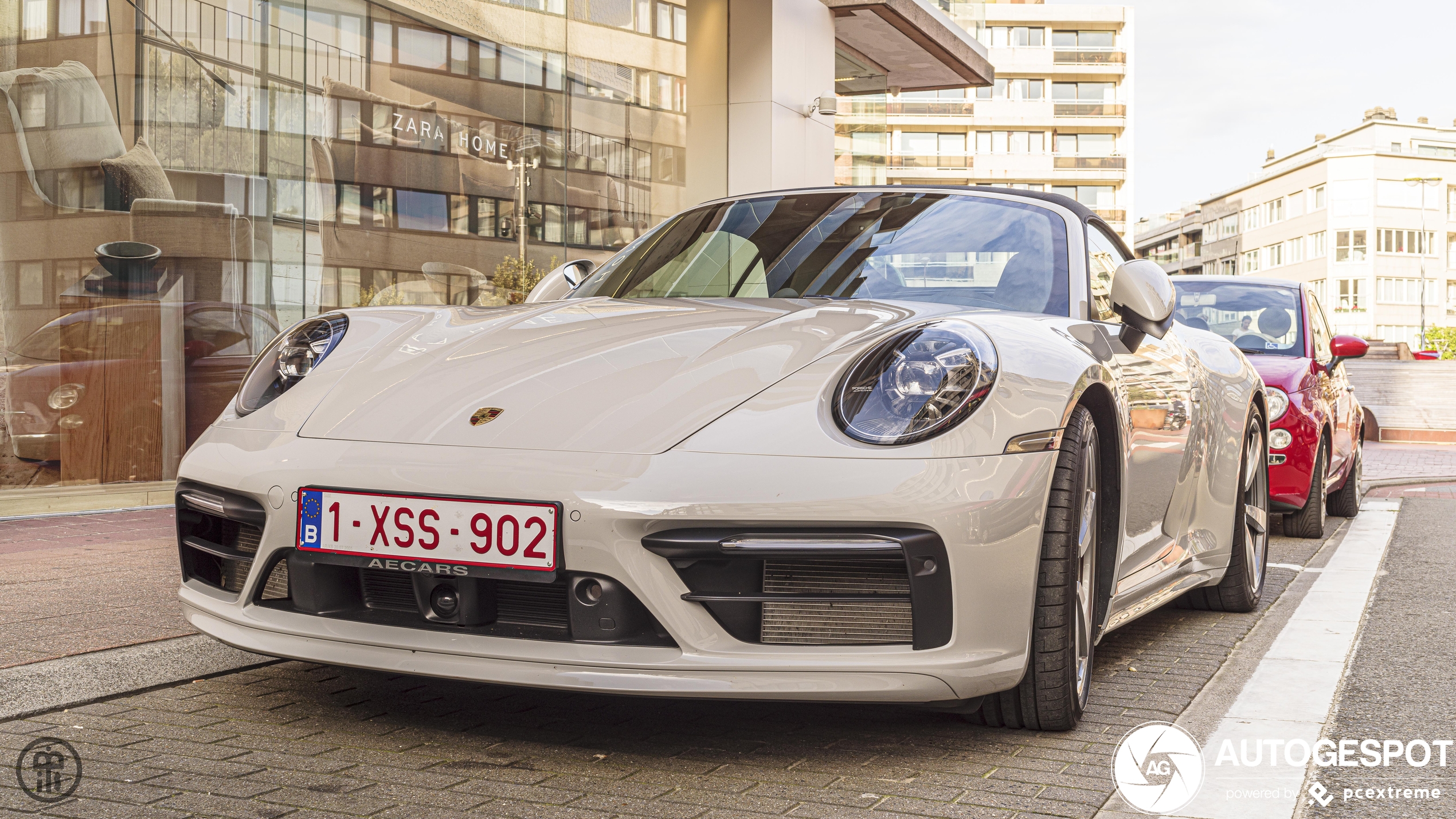 Porsche 992 Carrera 4S Cabriolet