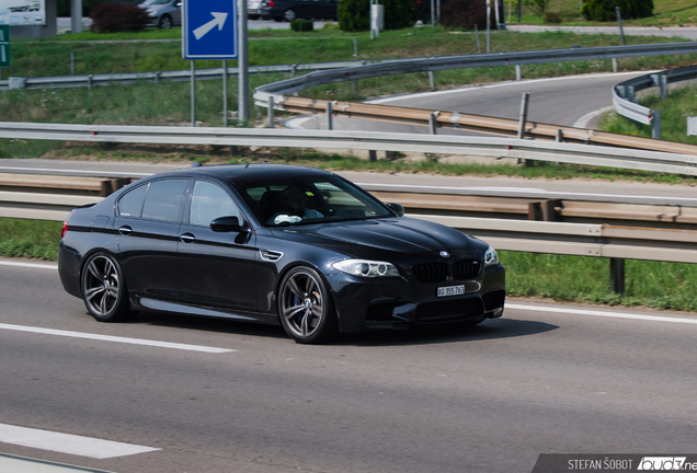 BMW M5 F10 2011