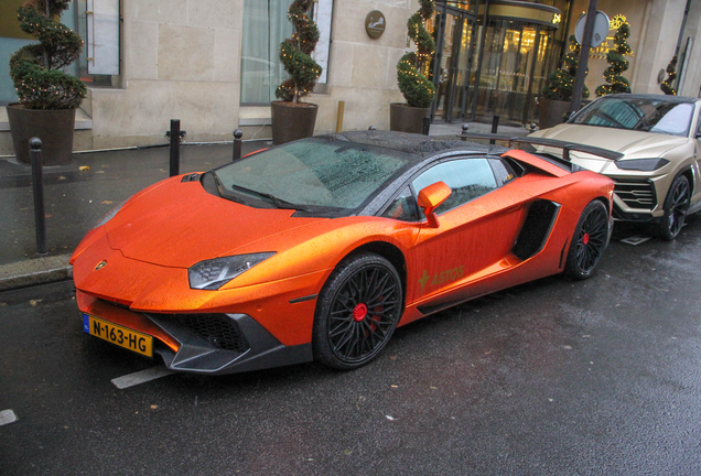 Lamborghini Aventador LP700-4 Roadster