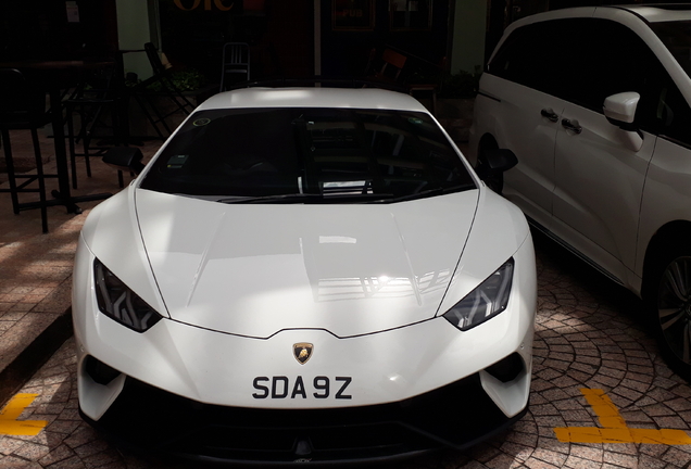 Lamborghini Huracán LP640-4 Performante