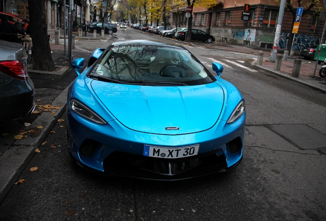 McLaren GT