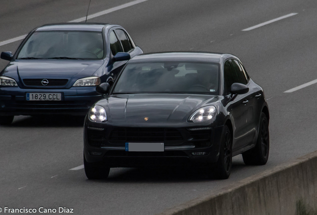 Porsche 95B Macan GTS