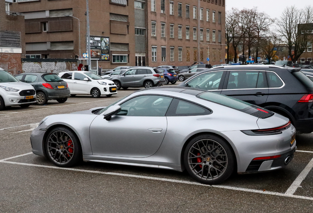 Porsche 992 Carrera 4S