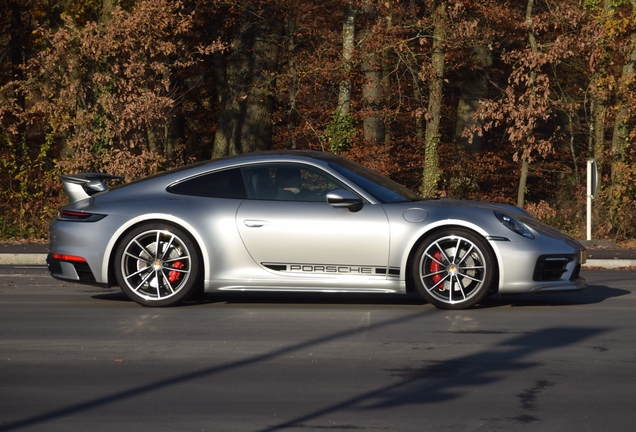 Porsche 992 Carrera 4S