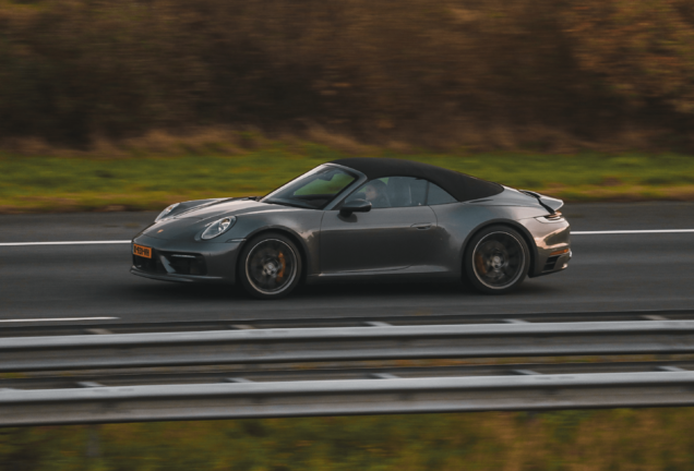 Porsche 992 Carrera 4S Cabriolet