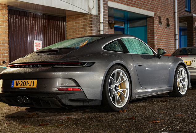 Porsche 992 GT3 Touring