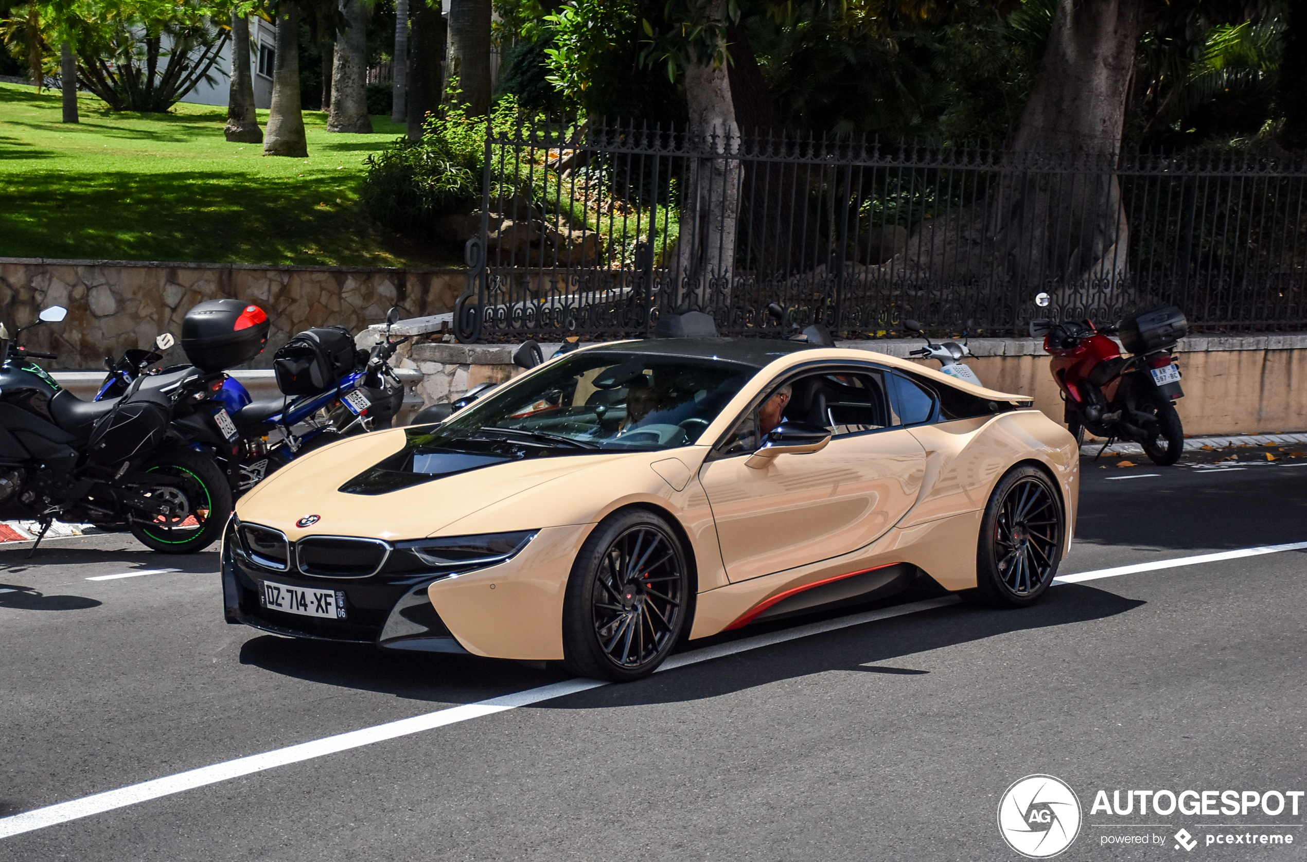 BMW i8