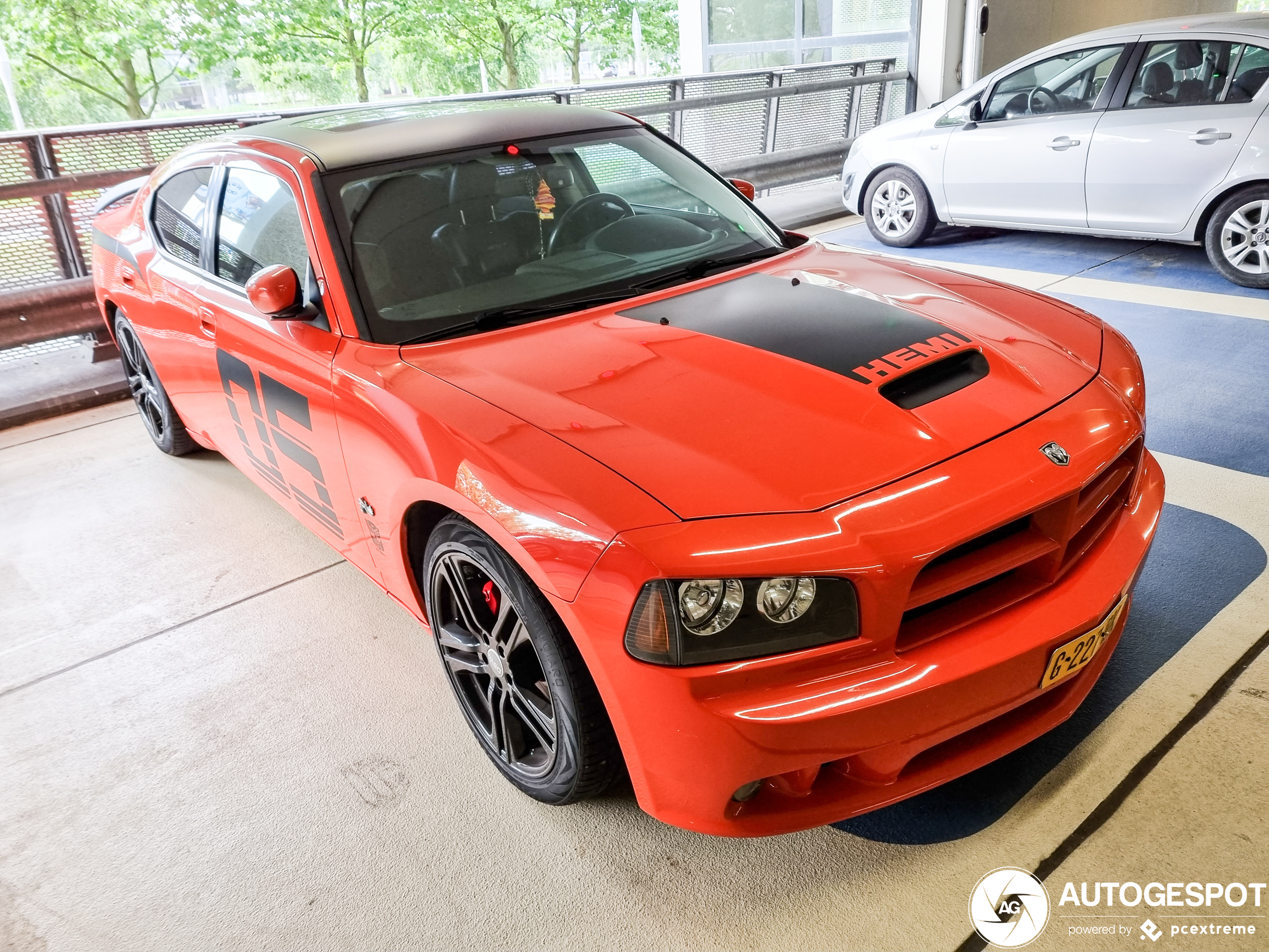 Dodge Charger SRT-8 Super Bee