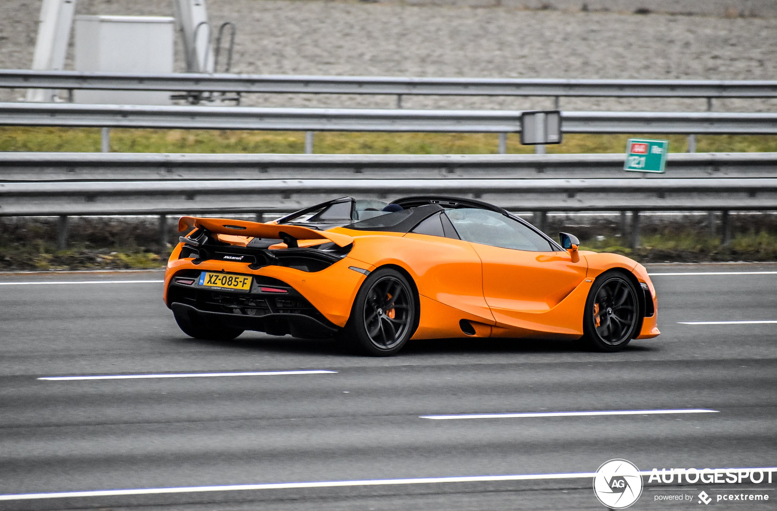 McLaren 720S Spider