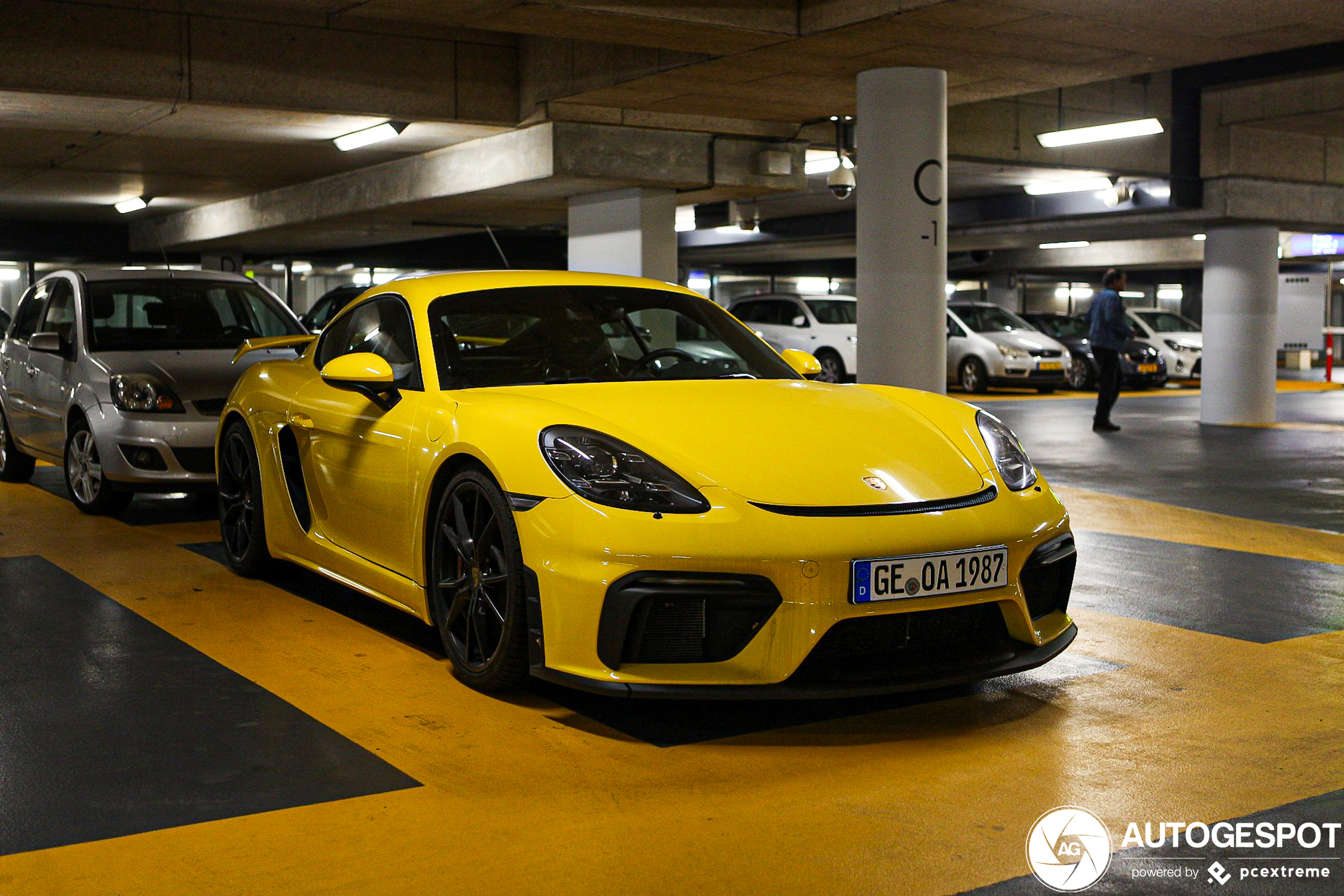 Porsche 718 Cayman GT4