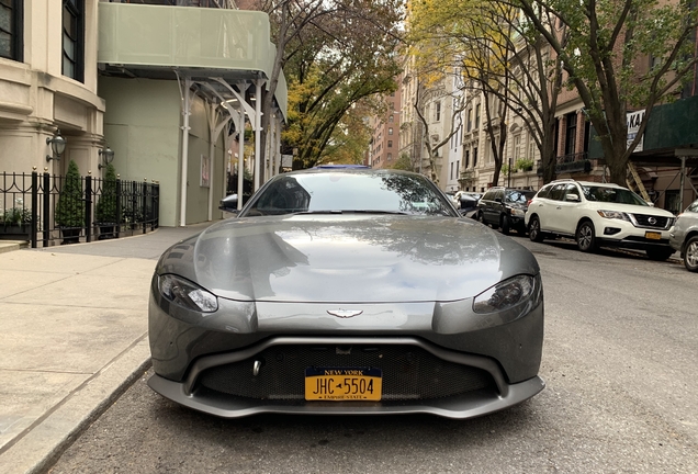 Aston Martin V8 Vantage 2018