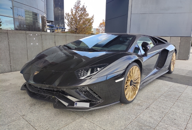 Lamborghini Aventador S LP740-4