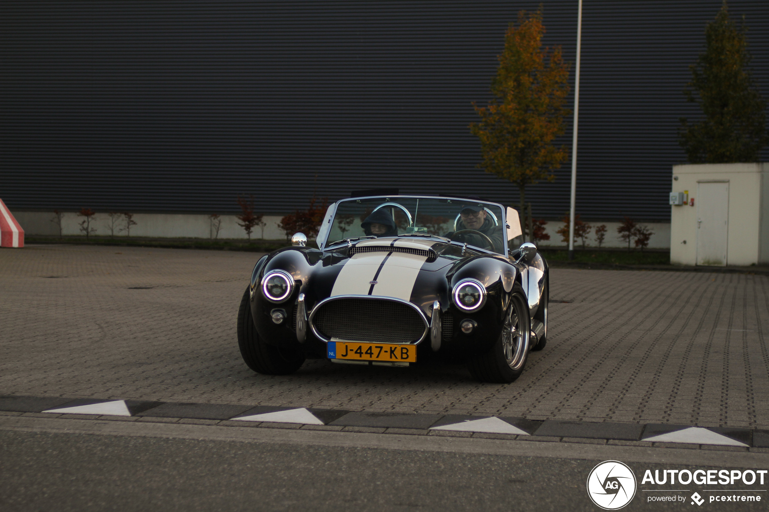 AC Cobra 427