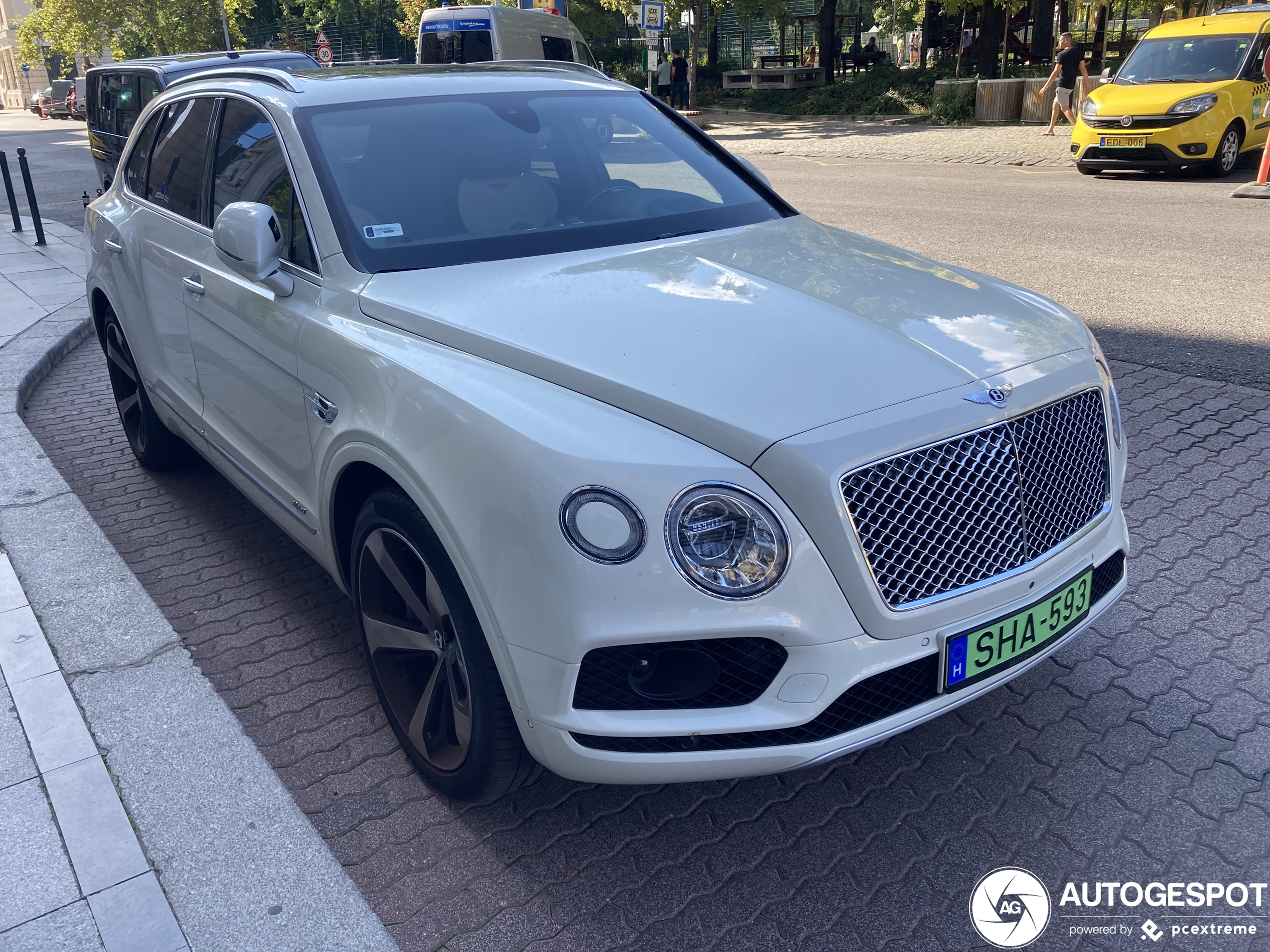 Bentley Bentayga Hybrid