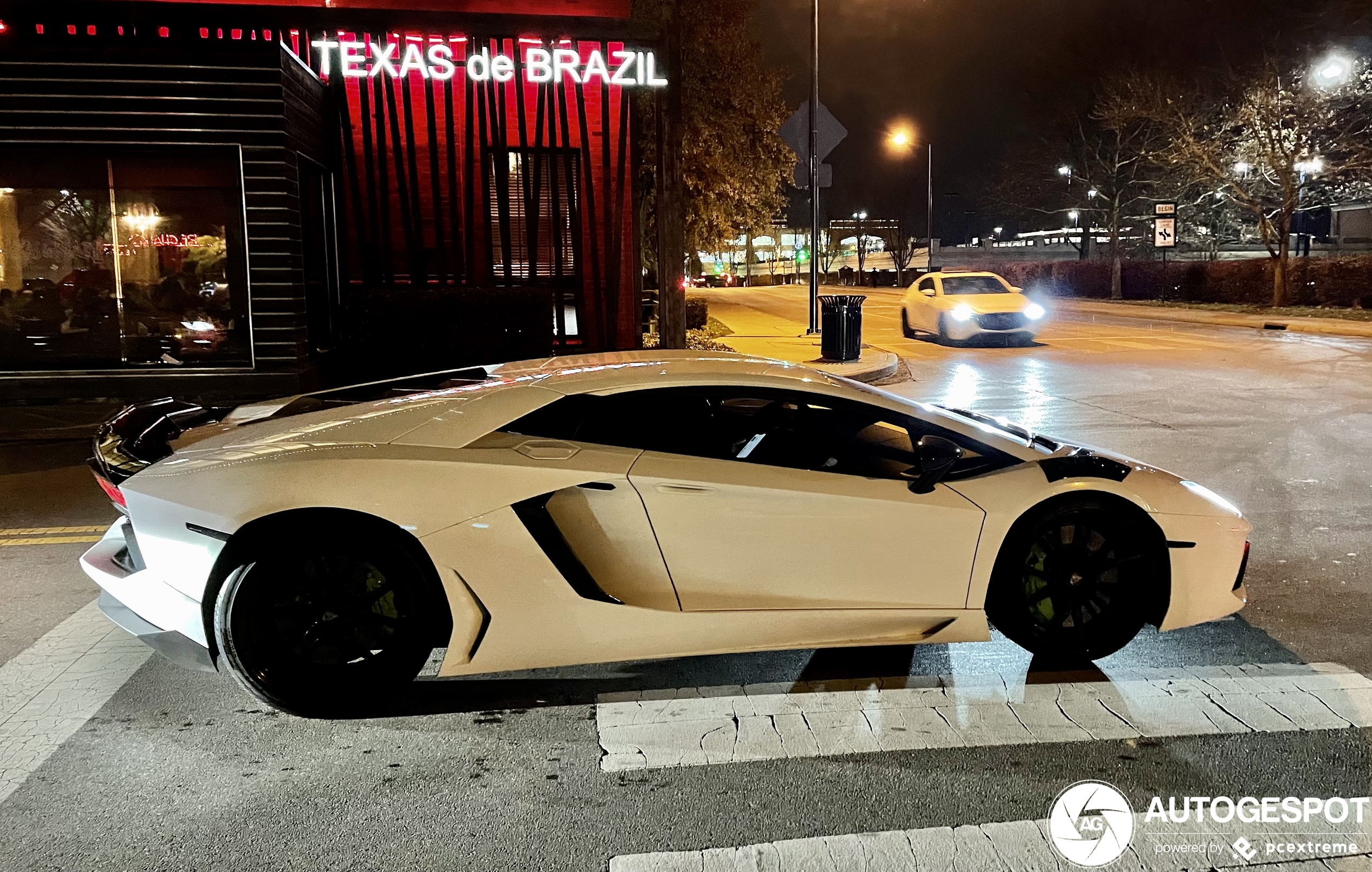 Lamborghini Aventador LP700-4