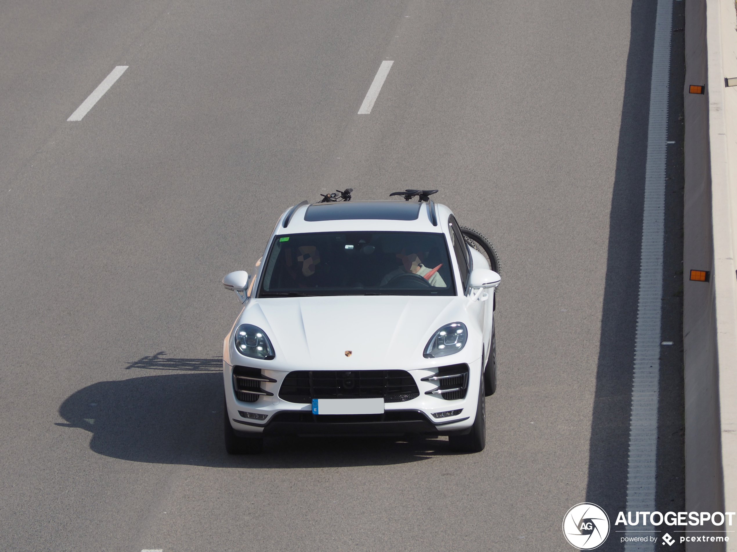 Porsche 95B Macan Turbo