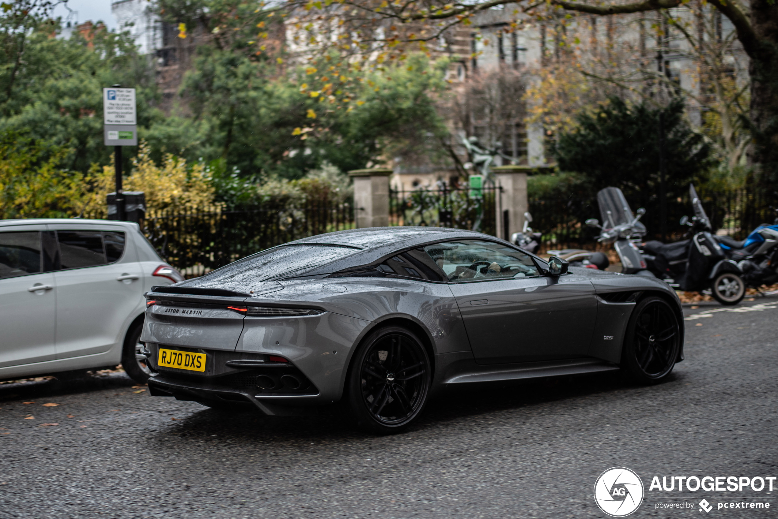 Aston Martin DBS Superleggera