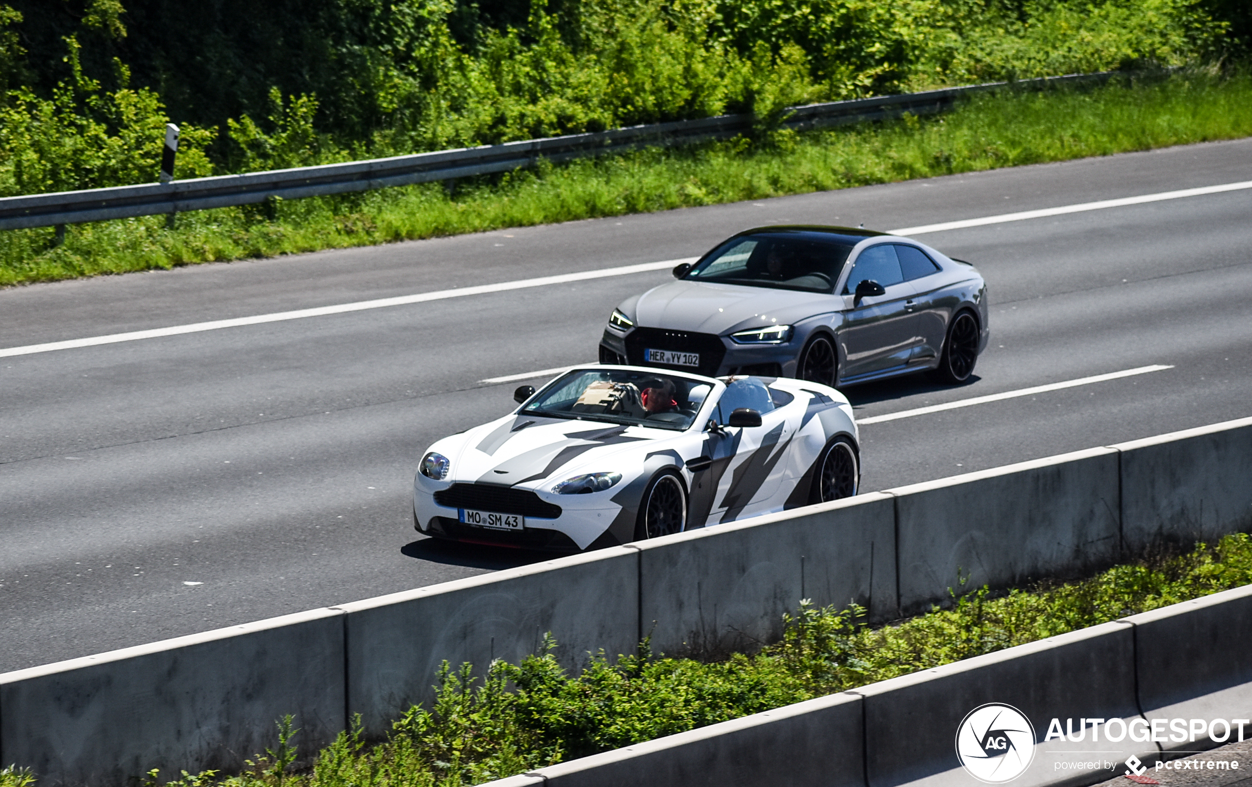 Aston Martin V8 Vantage Roadster 2012