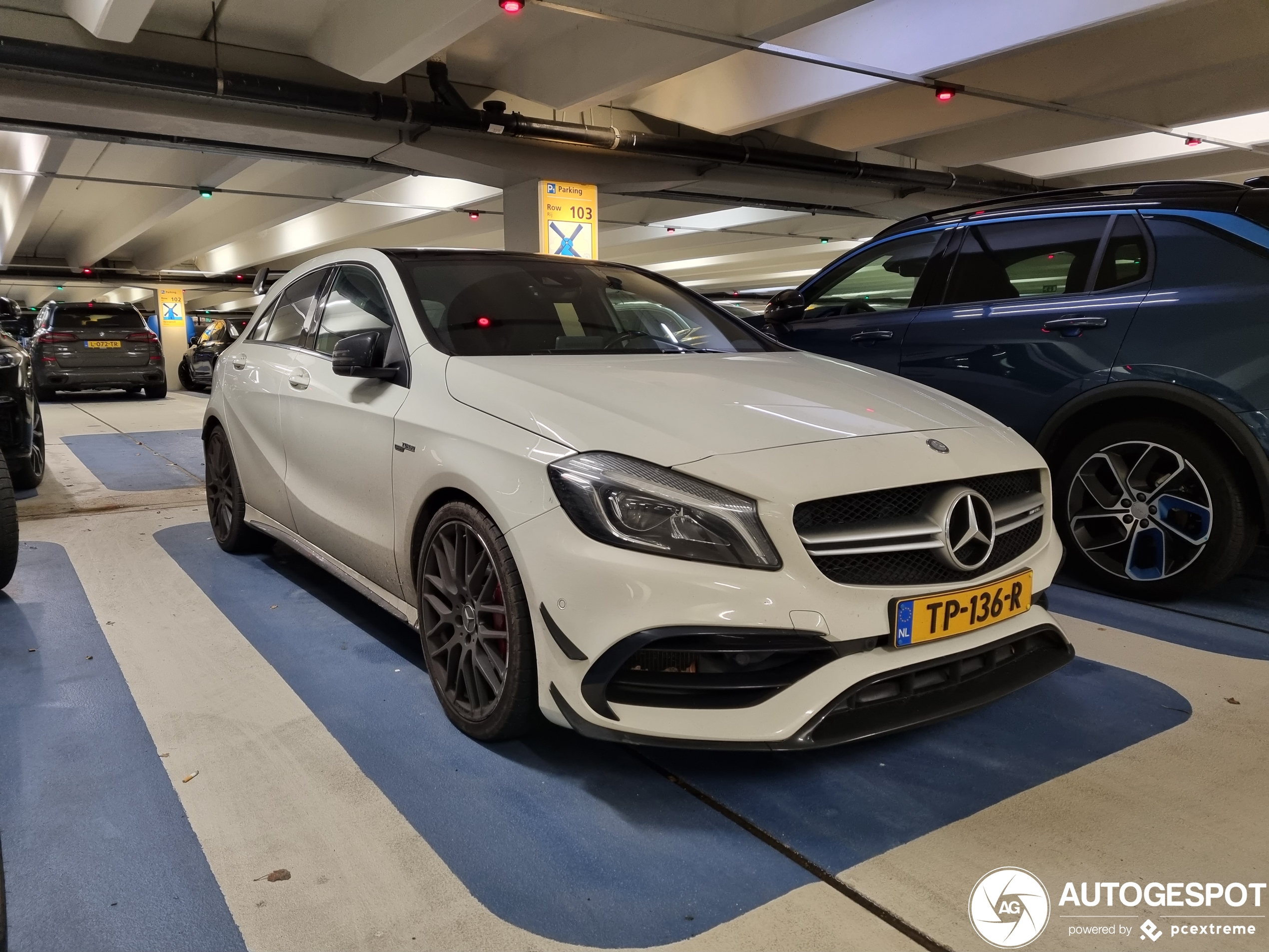 Mercedes-AMG A 45 W176 2015