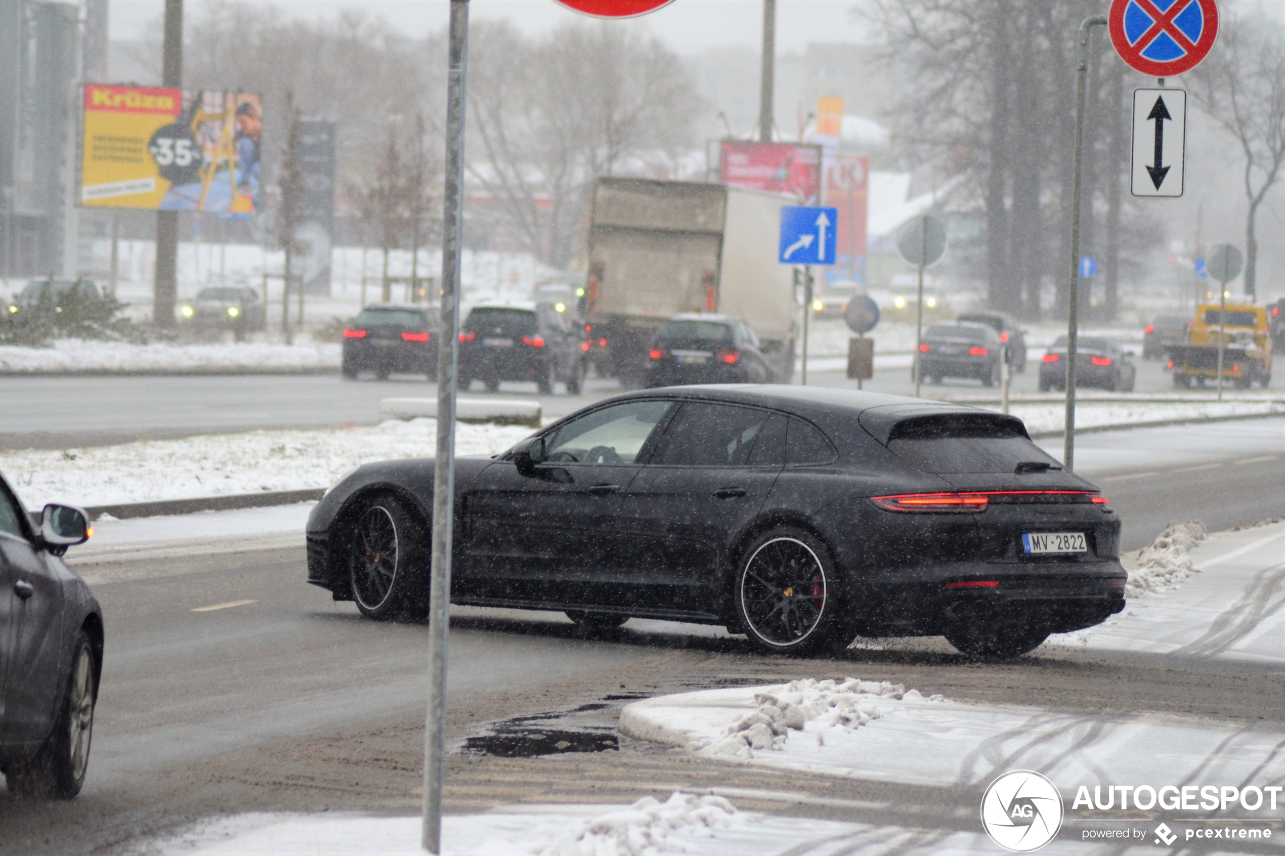 Porsche 971 Panamera GTS Sport Turismo