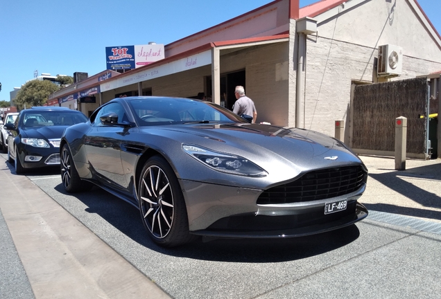 Aston Martin DB11