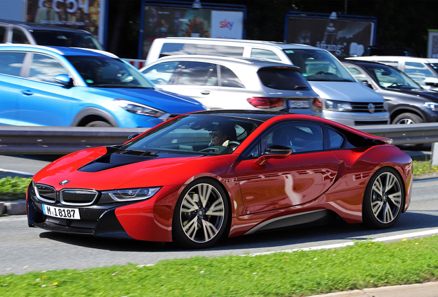 BMW i8 Protonic Red Edition