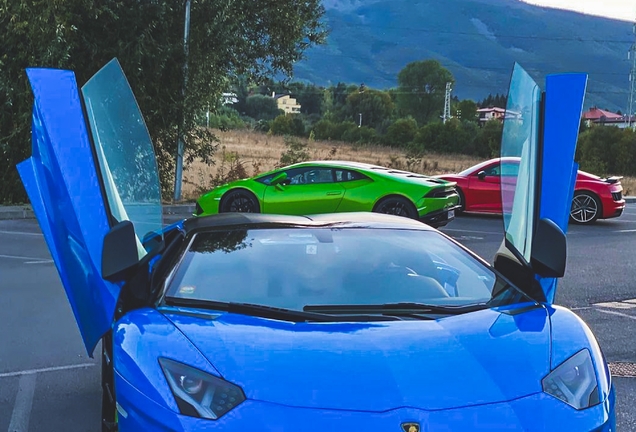 Lamborghini Aventador LP700-4 Roadster