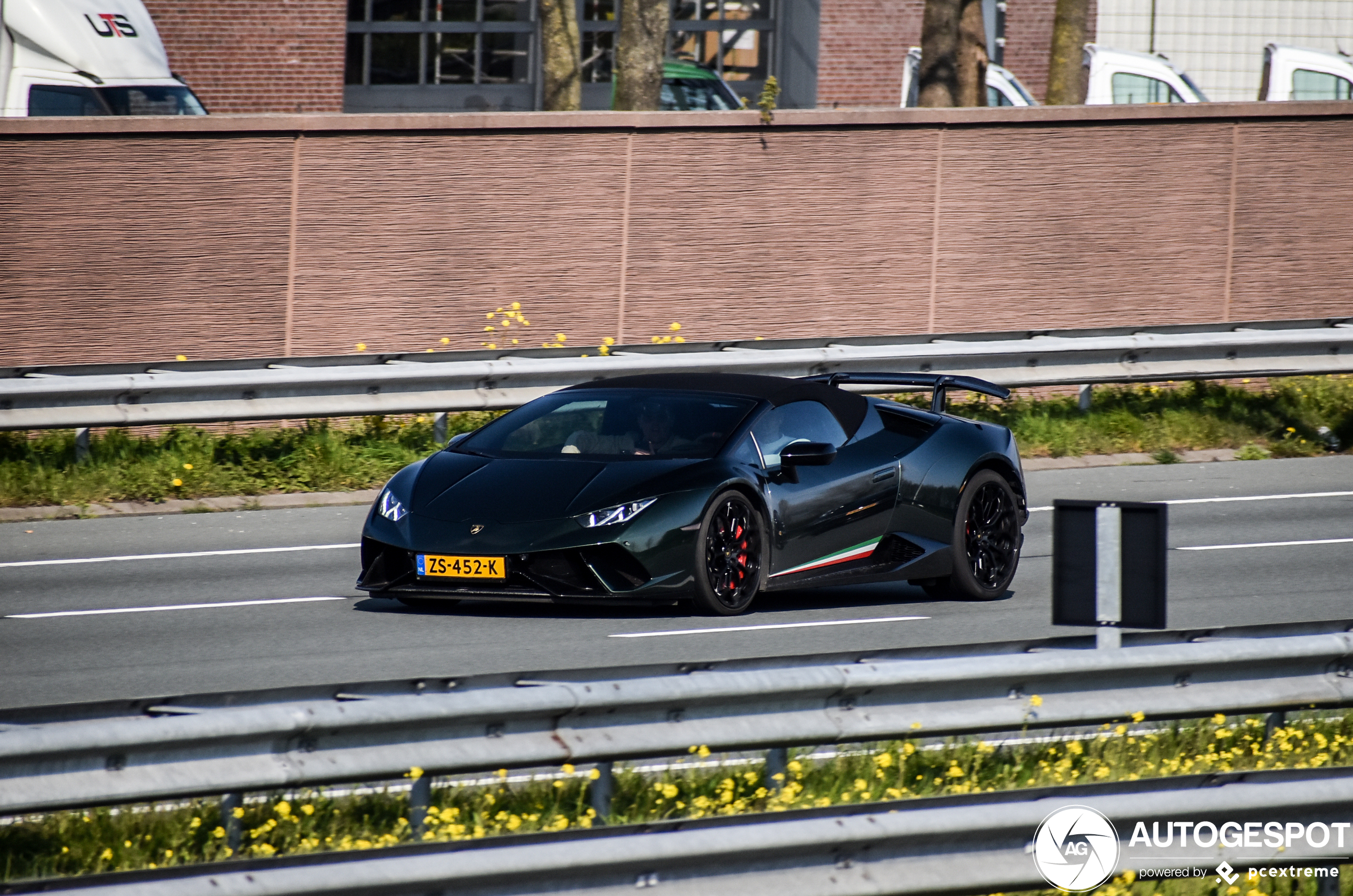 Lamborghini Huracán LP640-4 Performante Spyder