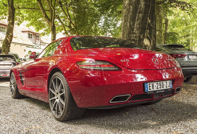 Mercedes-Benz SLS AMG