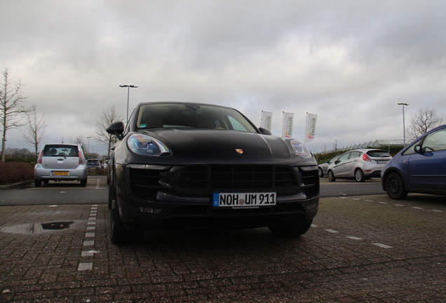 Porsche 95B Macan GTS