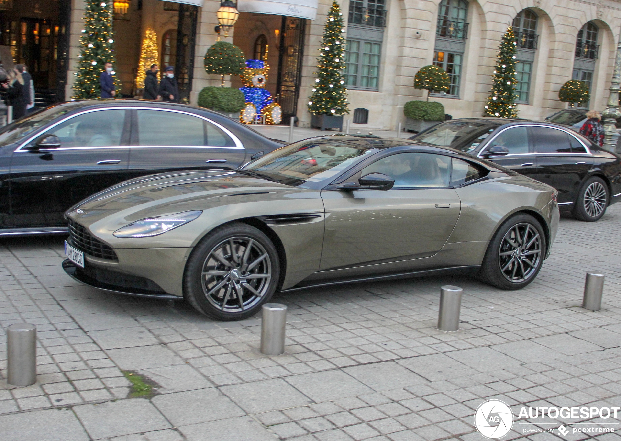 Aston Martin DB11