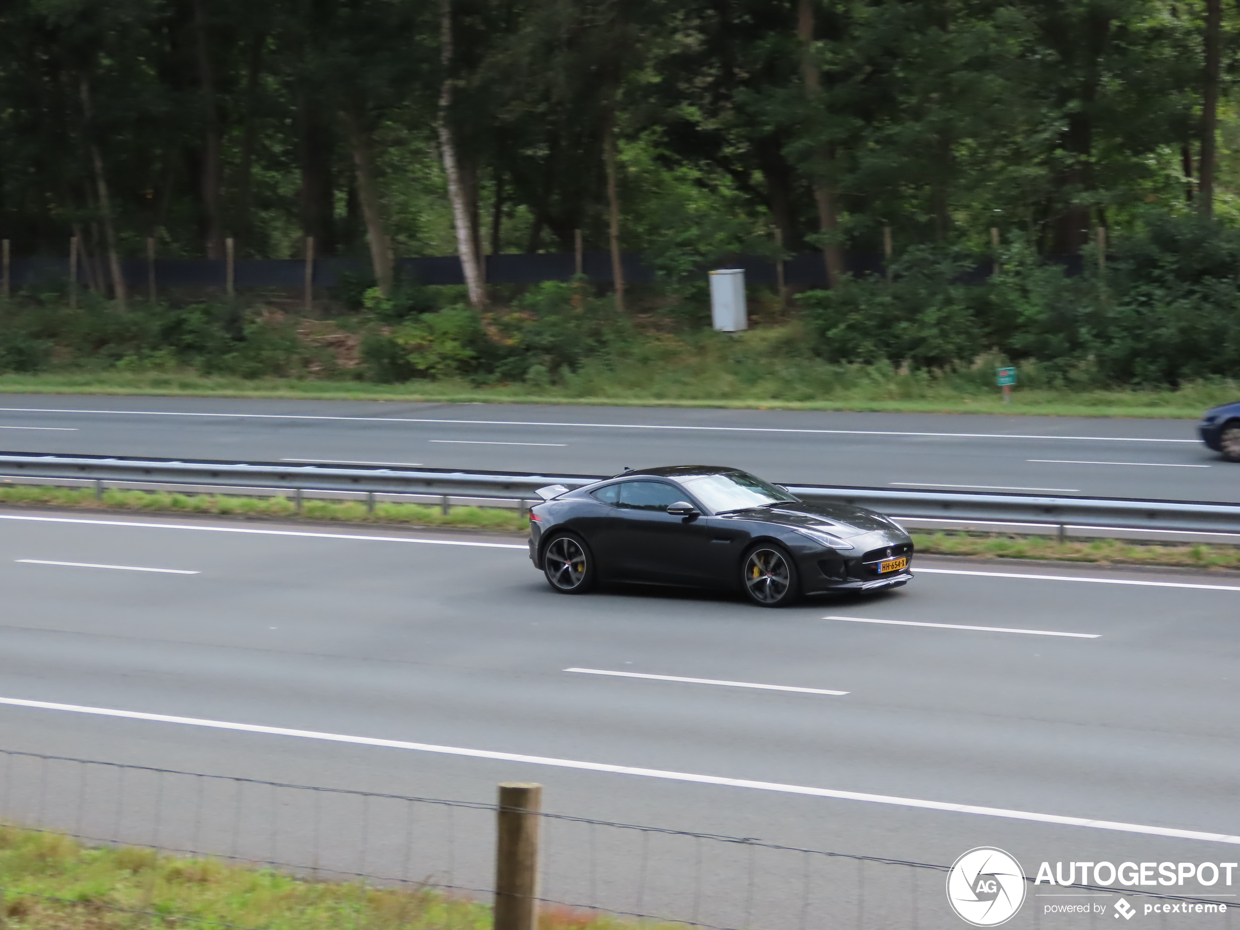 Jaguar F-TYPE R Coupé