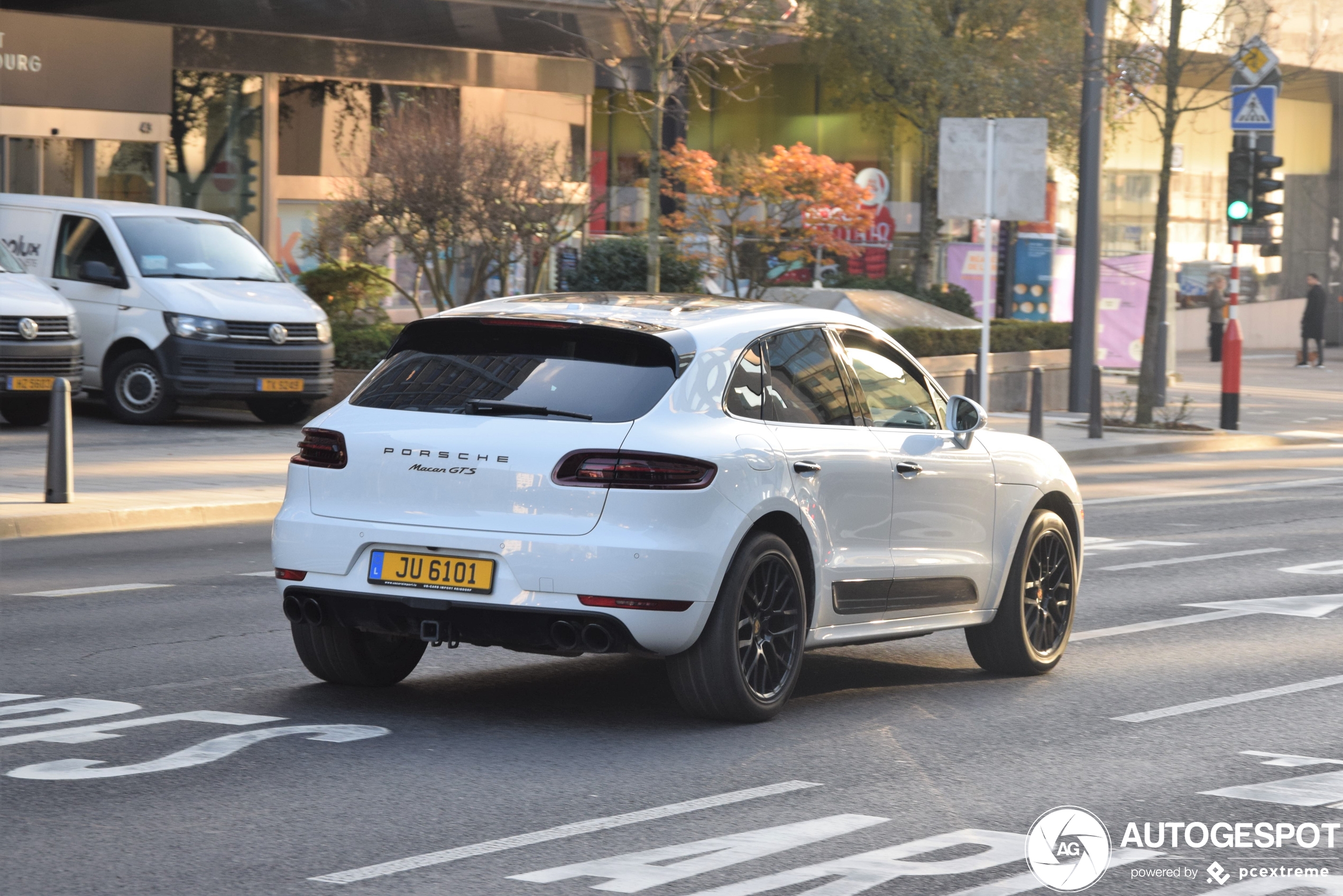 Porsche 95B Macan GTS