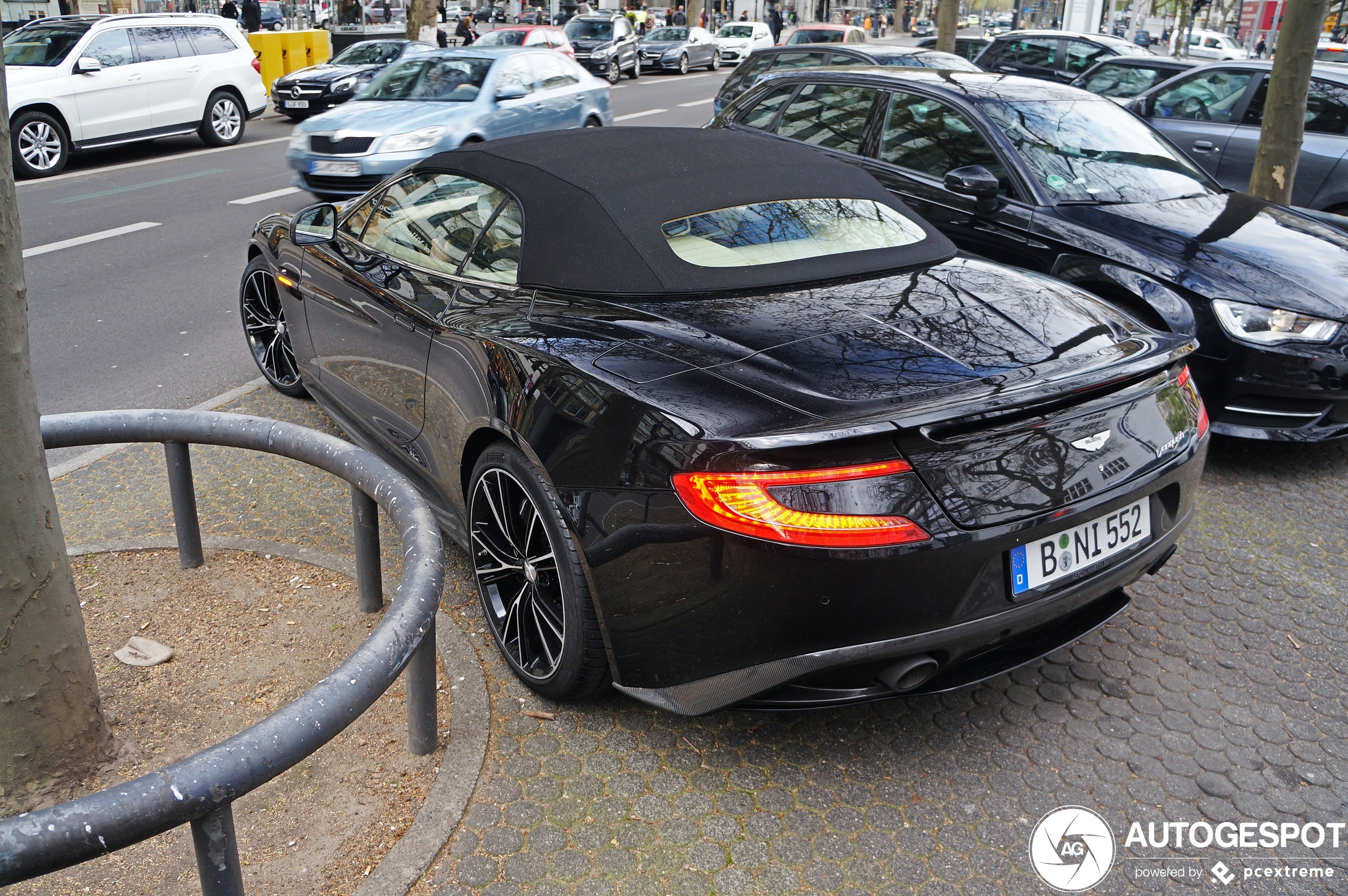 Aston Martin Vanquish Volante